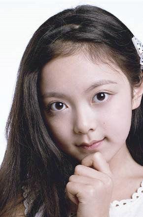 潘芝莉个人资料,才华横溢的艺术家，人生轨迹与成就概览