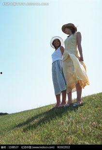 两个女孩图片,两女孩的梦幻邂逅